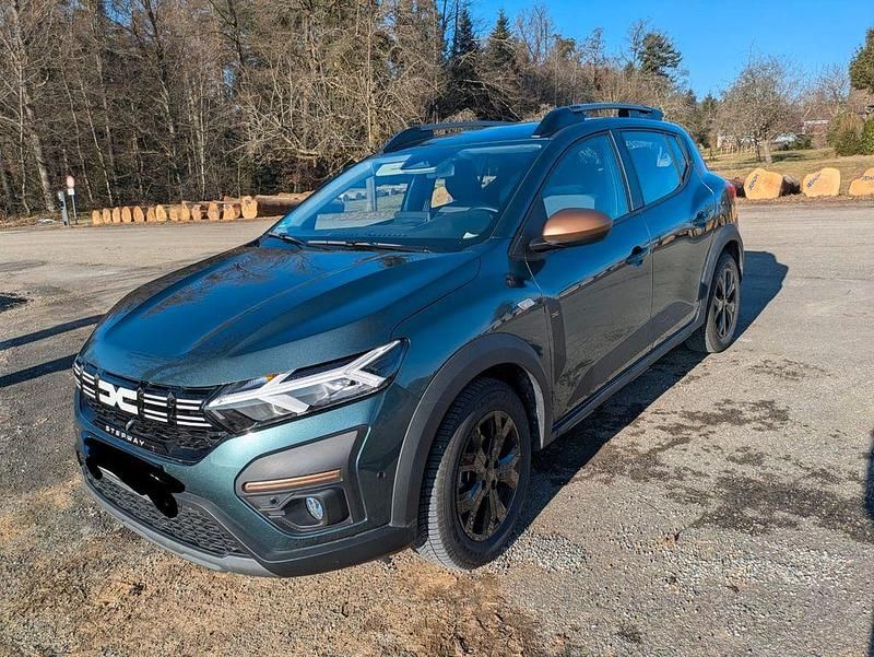 Grün Gebraucht 2025 Dacia Sandero Extreme Limousine | 17.250 € (Fairer Preis) - Bild 1/4