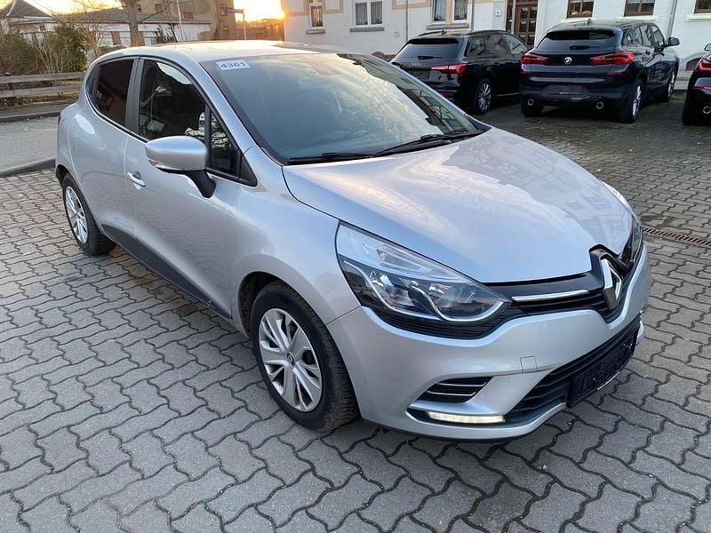Gebraucht Renault Clio IV 75 PS (55 kW) 2017 Silber Kleinwagen