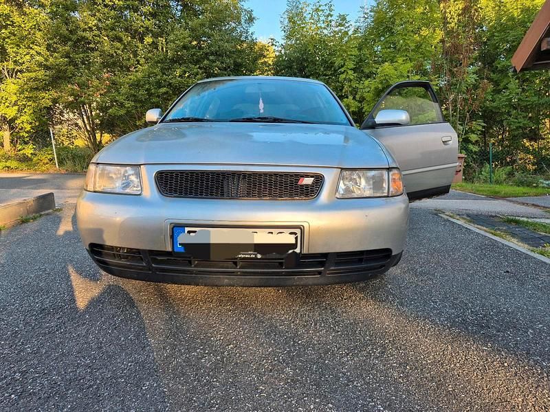 Silber Gebraucht 2000 Audi A3 Ambiente Kleinwagen | 1.100 € (Fairer Preis) - Bild 1/4