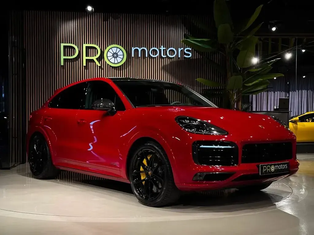 Gebraucht Porsche Cayenne Coupe GTS 460 PS (338 kW) 2021 Rot SUV
