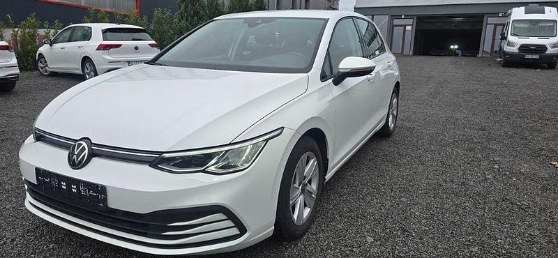 Gebraucht VW Golf VIII Life 110 PS (80 kW) 2022 Weiß Limousine