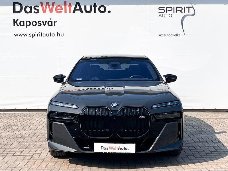 Gebraucht BMW M760e M Performance 381 PS (280 kW) 2024 Grau Limousine