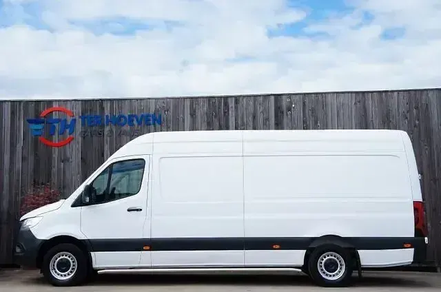 Second-hand Mercedes Sprinter 150 CP (110 kW) 2021 Alb Van