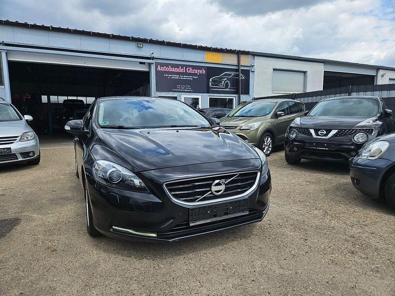 Schwarz Gebraucht 2014 Volvo V40 You! Kombi | 7.499 € (Guter Preis) - Bild 1/4