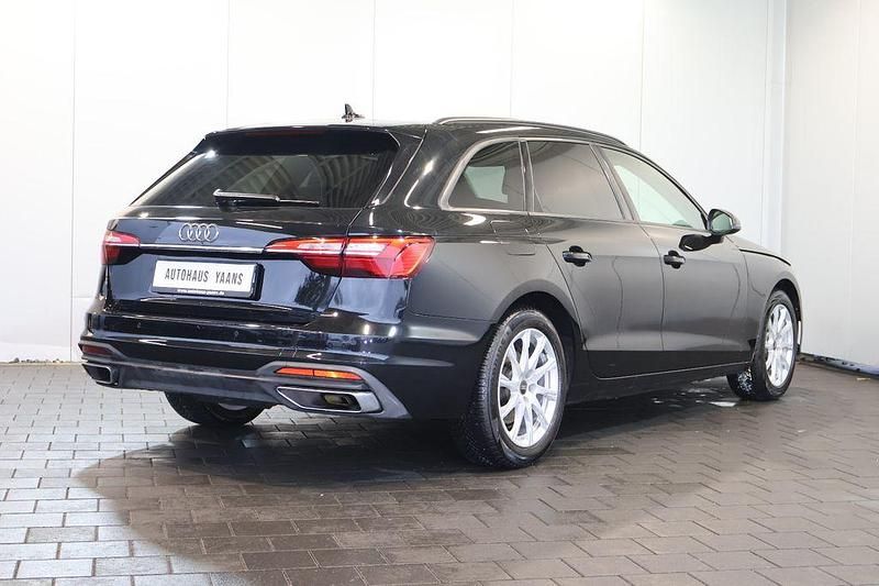 Gebraucht Audi A4 150 PS (110 kW) 2022 Schwarz Kombi
