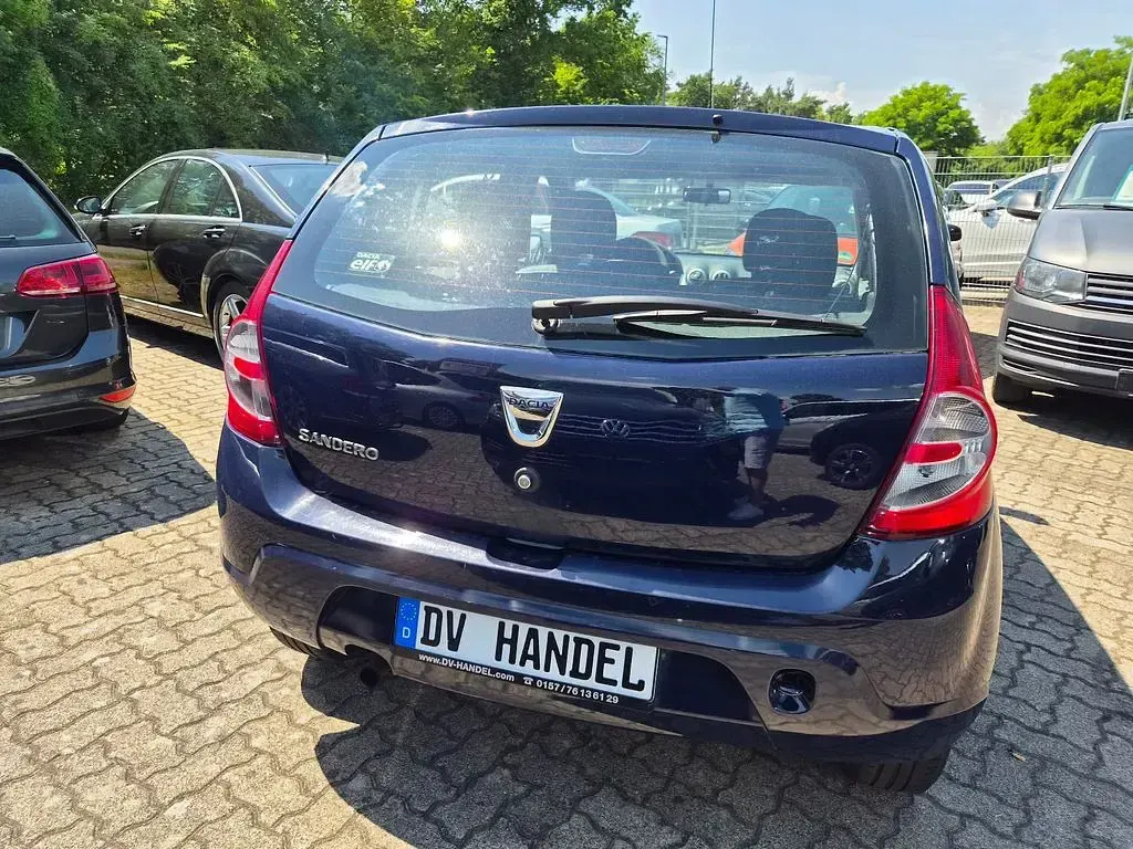 Gebraucht Dacia Sandero 75 PS (55 kW) 2012 Blau Limousine