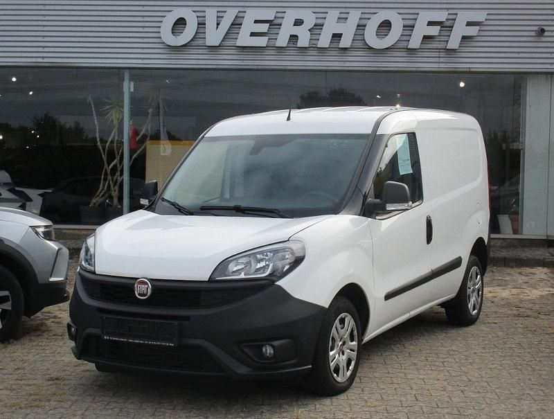 Gebraucht Fiat Doblò 105 PS (77 kW) 2020 Weiß Van / Kleinbus