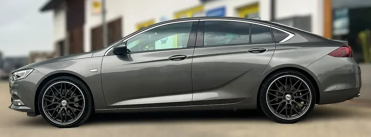 Gebraucht Opel Insignia Innovation 260 PS (191 kW) 2017 Grau metallic