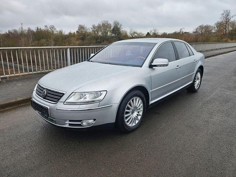 Second-hand VW Phaeton 224 CP (164 kW) 2006 Argintiu Berlinǎ