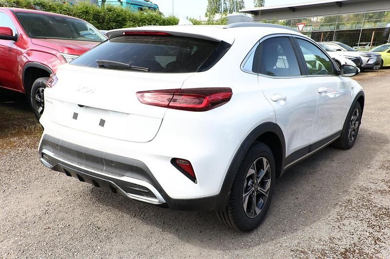 Neu Kia XCeed 116 PS (85 kW) 2026 Weiß metallic SUV