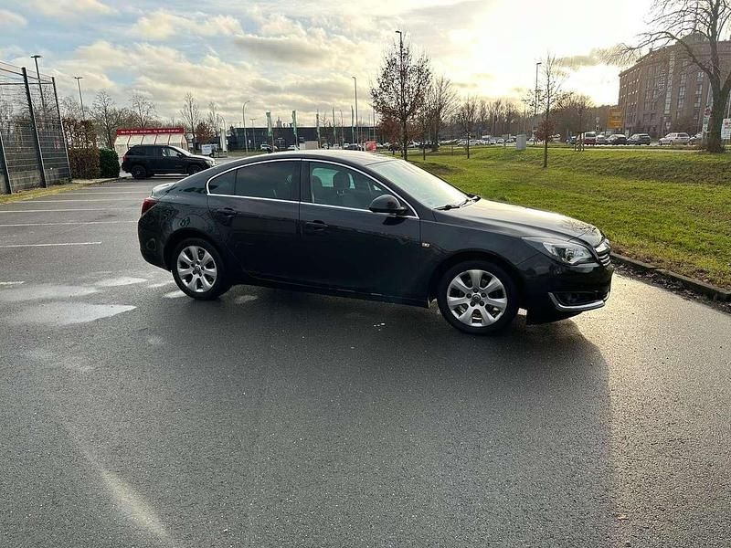 Gebraucht Opel Insignia Business Edition 140 PS (102 kW) 2015 Schwarz Limousine