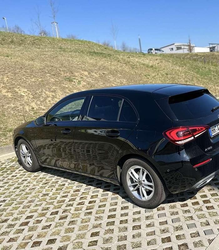 Schwarz Gebraucht 2019 Mercedes A180 Edition 1 Kleinwagen | 16.500 € (Guter Preis) - Bild 1/4