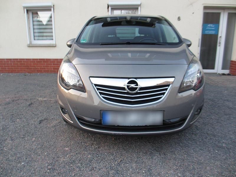 Gebraucht Opel Meriva 101 PS (74 kW) 2010 Braun Van / Kleinbus