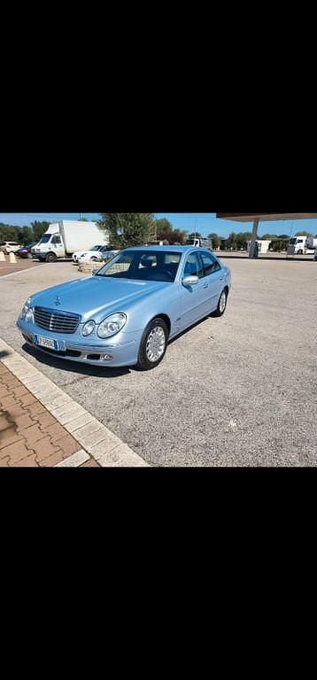 Blau Gebraucht 2003 Mercedes E270 Elegance Limousine | 15.000 € - Bild 1/1