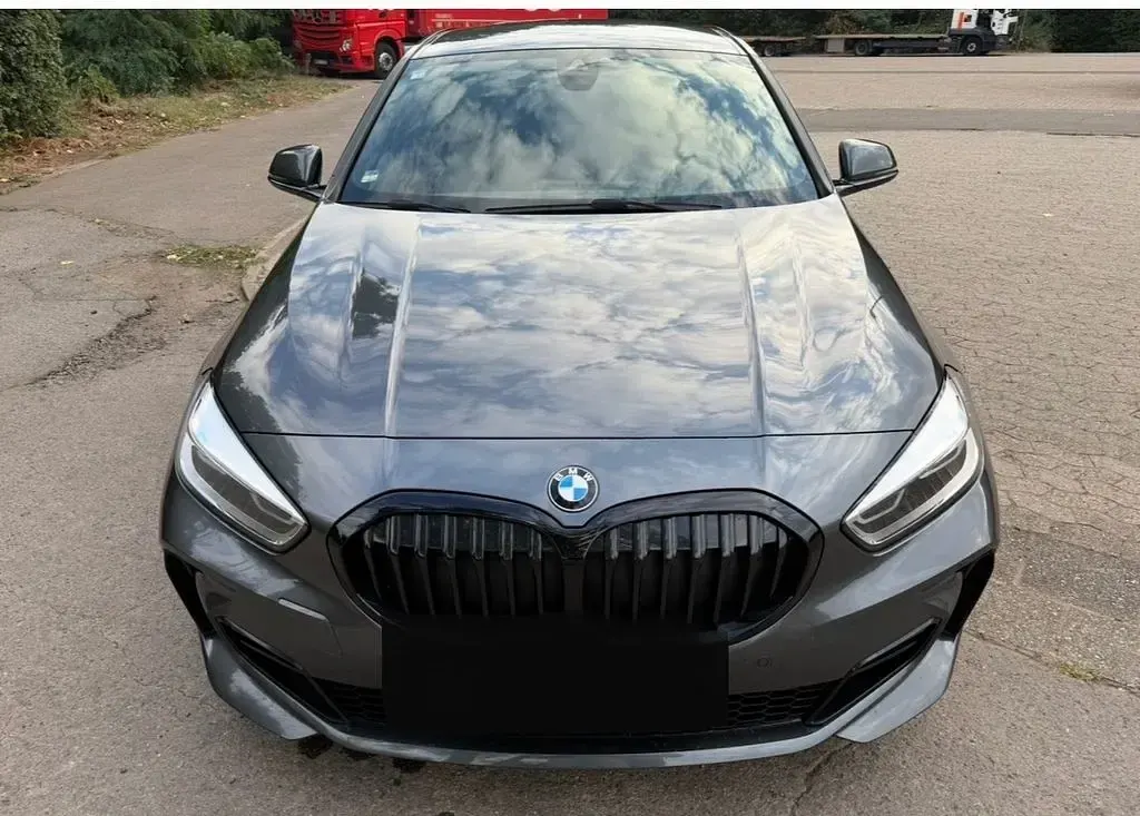 Gebraucht BMW 120 M Sport 190 PS (139 kW) 2020 Grau Limousine