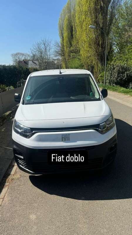 Weiß Gebraucht 2023 Fiat Doblò Van / Kleinbus | 19.000 € (Guter Preis) - Bild 1/4