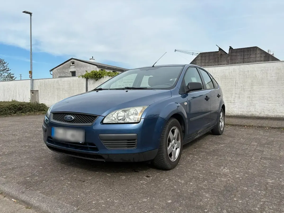 Gebraucht Ford Focus 101 PS (74 kW) 2006 Blau Limousine