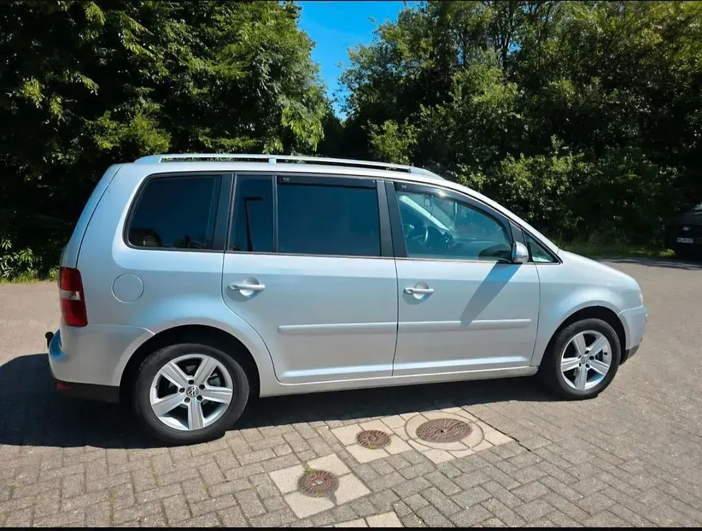Gebraucht VW Touran Highline 140 PS (102 kW) 2004 Silber Van / Kleinbus