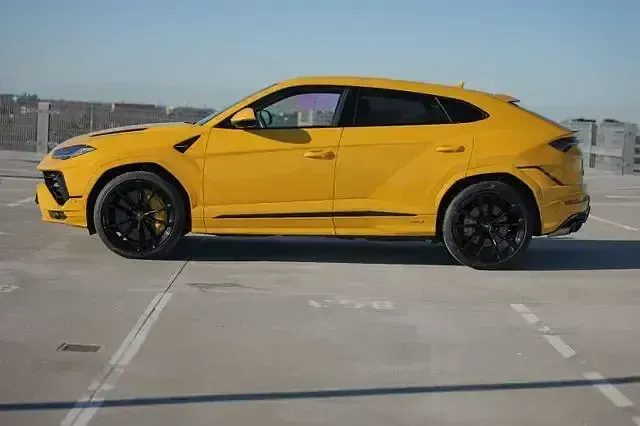 Second-hand Lamborghini Urus 666 CP (489 kW) 2023 Galben SUV