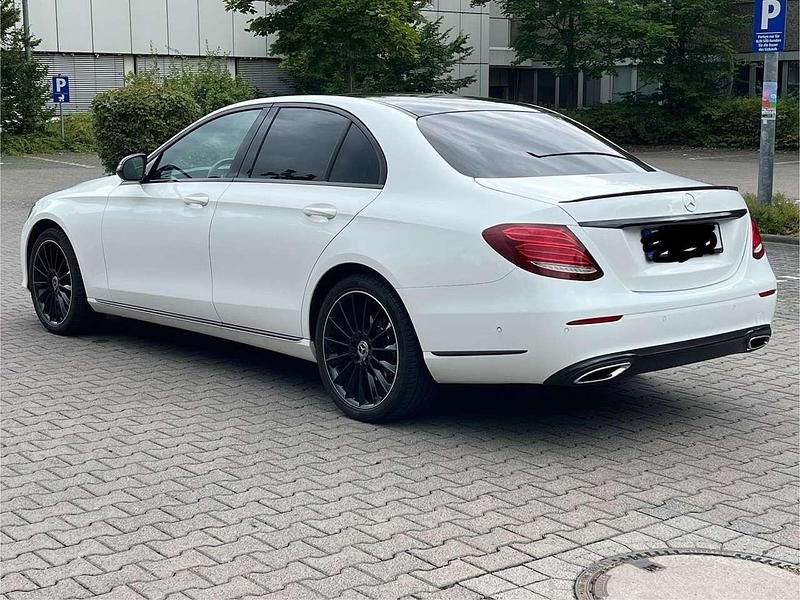 Gebraucht 2018 Mercedes E200 Exclusive Limousine | 23.750 € (Fairer Preis) - Bild 1/4