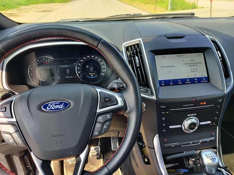 Gebraucht Ford S-MAX ST-Line 190 PS (139 kW) 2019 Schwarz Van / Kleinbus