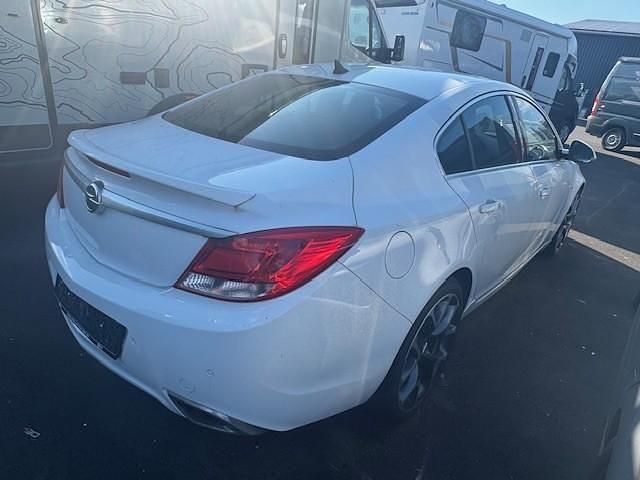 Gebraucht Opel Insignia OPC 325 PS (239 kW) 2010 Schneeweiss/summitwhite/arctic Limousine