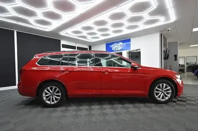 Gebraucht VW Passat Business 122 PS (89 kW) 2021 Rot Kombi