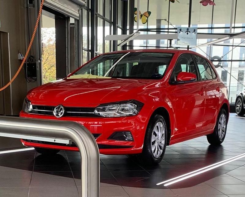 Gebraucht VW Polo Comfortline 75 PS (55 kW) 2018 Rot Kleinwagen