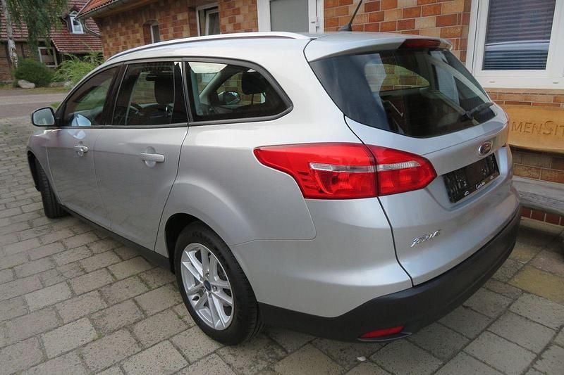Gebraucht Ford Focus Business Edition 125 PS (91 kW) 2017 Silber Kombi