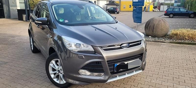 Gebraucht Ford Kuga Individual 179 PS (131 kW) 2016 Grau SUV