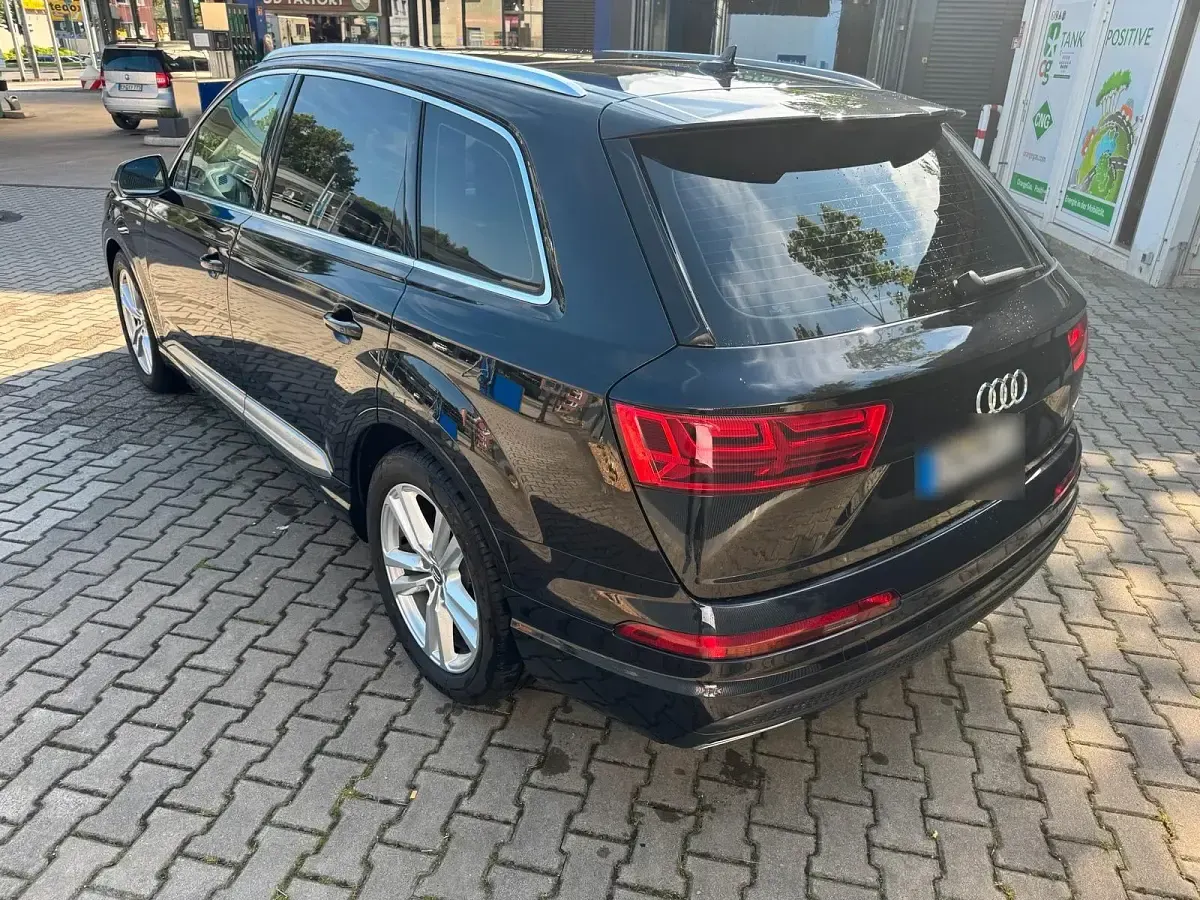 Gebraucht Audi Q7 Ambiente 272 PS (200 kW) 2015 Schwarz SUV