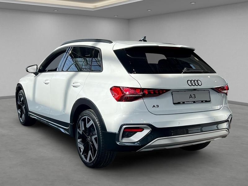 Gebraucht Audi A3 Sport 150 PS (110 kW) 2025 Weiß Limousine