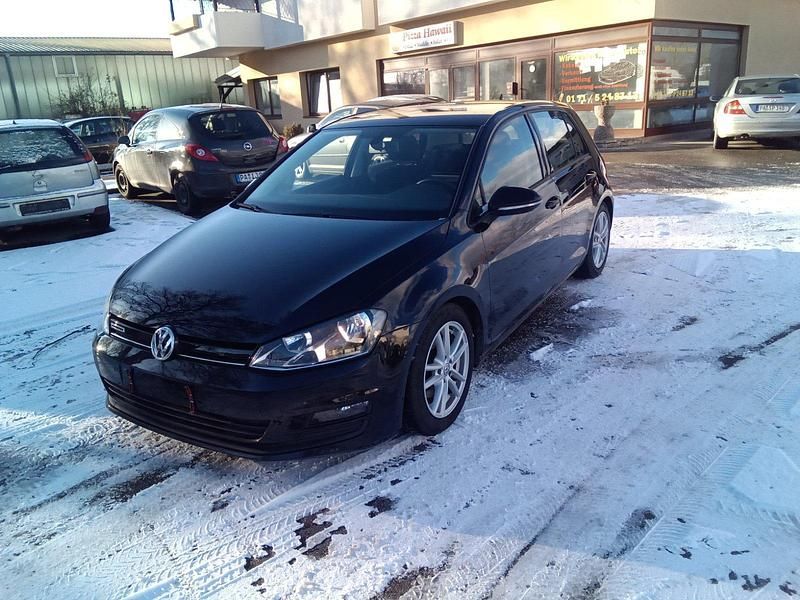 Schwarz Gebraucht 2015 VW Golf Limousine | 6.990 € (Superpreis) - Bild 1/4