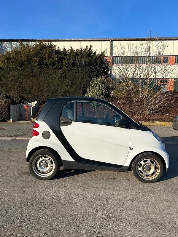 Weiß Gebraucht 2009 Smart ForTwo Coupé Coupé | 3.000 € (Guter Preis) - Bild 1/4