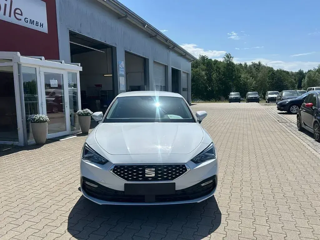 Gebraucht Seat Leon XCELLENCE 150 PS (110 kW) 2021 Weiß Limousine