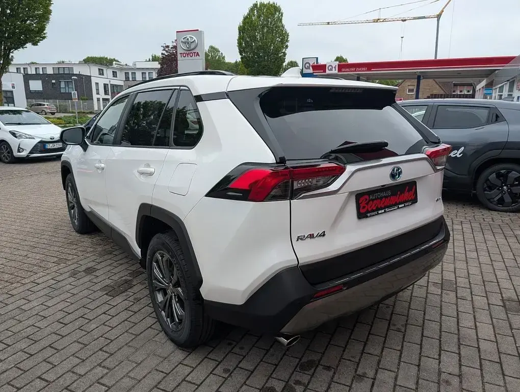 Neu Toyota RAV4 218 PS (160 kW) 2026 Weiß SUV