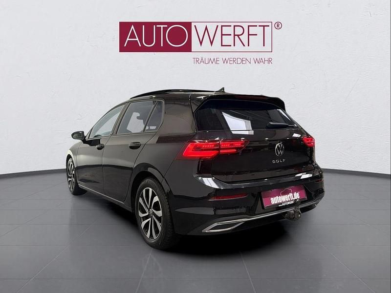 Gebraucht VW Golf VIII Active 150 PS (110 kW) 2022 Schwarz Limousine