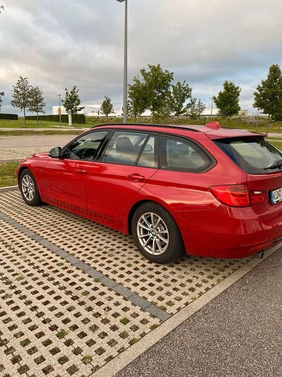 Rot Gebraucht 2014 BMW 320 M Sport Limousine | 9.000 € (Superpreis) - Bild 1/4