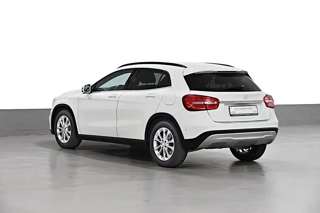 Gebraucht Mercedes GLA180 Style 109 PS (80 kW) 2017 Weiß SUV