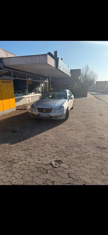Gebraucht Mercedes E320 224 PS (164 kW) 2006 Grau Limousine