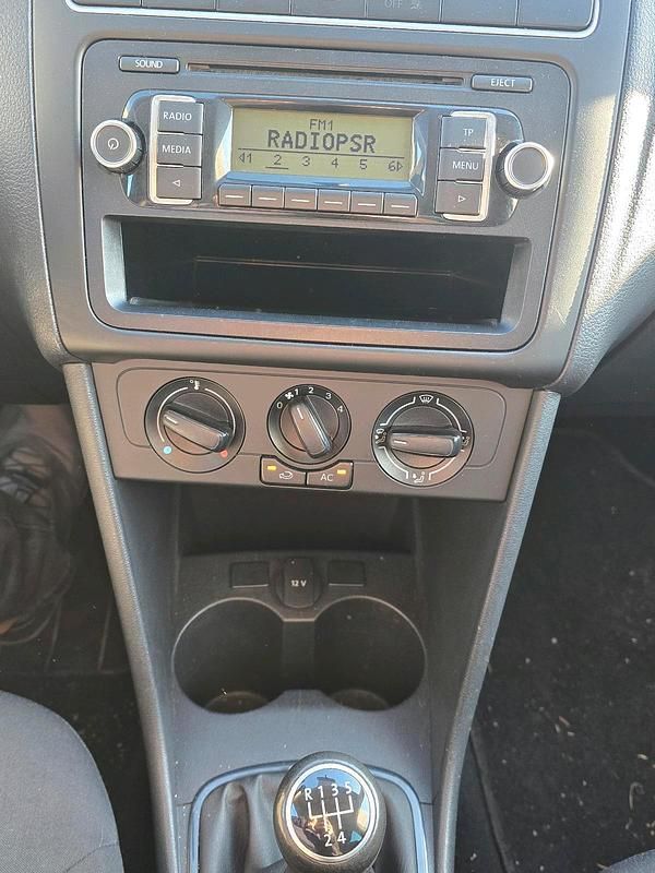 Gebraucht VW Polo 60 PS (44 kW) 2011 Weiß Kleinwagen