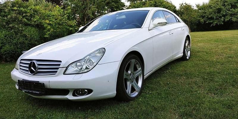 Alabaster weiß Gebraucht 2005 Mercedes CLS350 AMG Limousine | 14.900 € (Fairer Preis) - Bild 1/4
