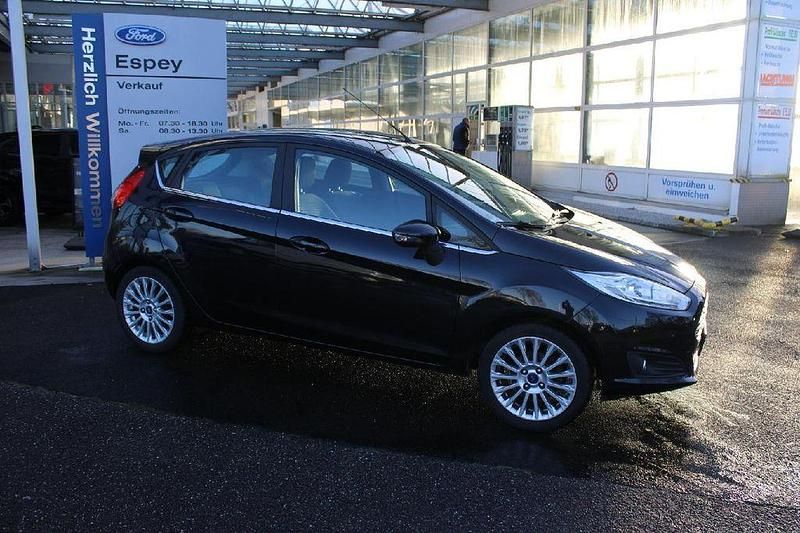 Gebraucht Ford Fiesta Titanium 82 PS (60 kW) 2014 Schwarz Limousine