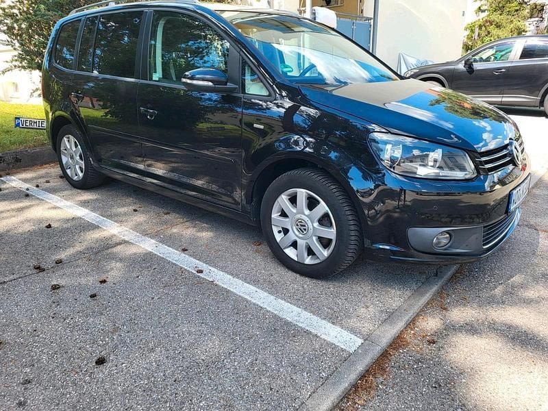 Schwarz Gebraucht 2014 VW Touran Life Van / Kleinbus | 8.350 € (Fairer Preis) - Bild 1/4