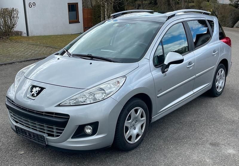 Gebraucht Peugeot 207 95 PS (69 kW) 2012 Silber Kombi