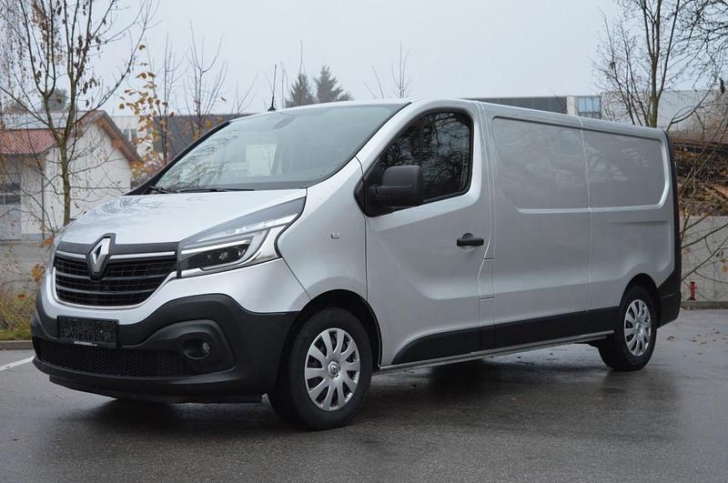 Silber Gebraucht 2021 Renault Trafic Van / Kleinbus | 14.700 € (Superpreis) - Bild 1/4