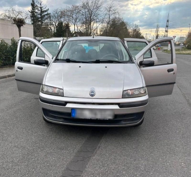 Silber Gebraucht 2000 Fiat Punto Kleinwagen | 400 € (Guter Preis) - Bild 1/4