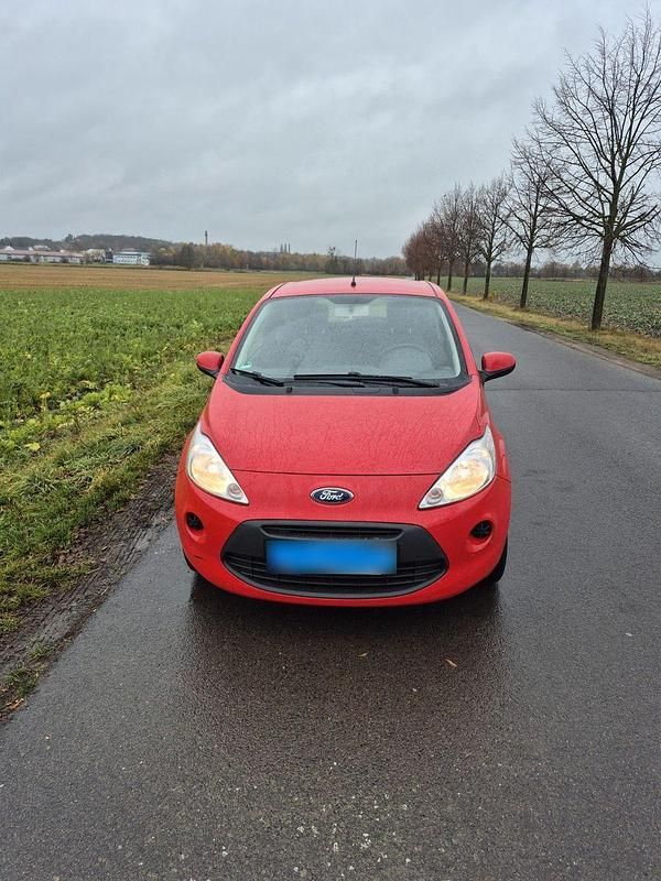 Gebraucht Ford Ka Ambiente 69 PS (50 kW) 2014 Rot Kleinwagen