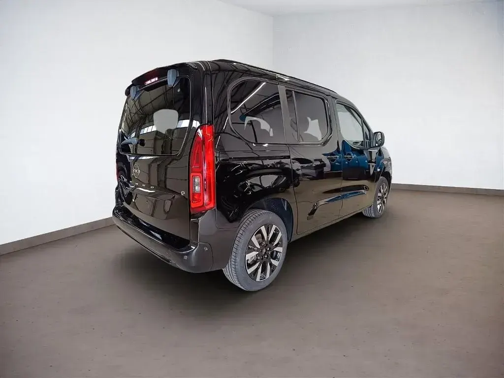 Neu Opel Combo-e Life 100 kW (136 PS) 2025 Schwarz Van / Kleinbus
