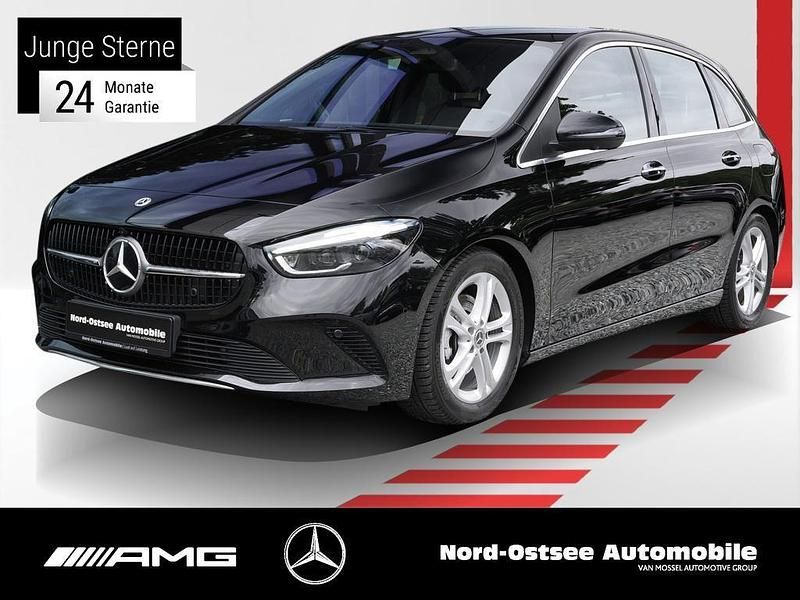 Metalliclack kosmosschwarz Gebraucht 2024 Mercedes B200 Progressive Van / Kleinbus | 31.990 € (Guter Preis) - Bild 1/4